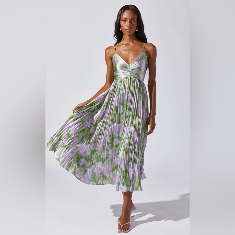 Astr Lavender and Green Pleated V-Neck Midi Dress